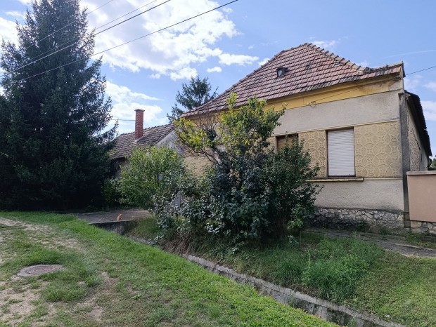 Elad� H�z, P�pa 39.900.000 Ft