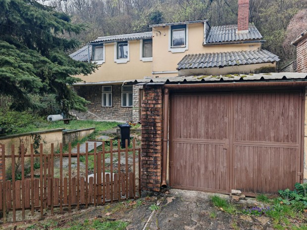 Elad� H�z, P�cs 44.900.000 Ft