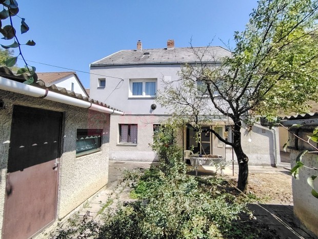 Elad� H�z, P�cs 88.000.000 Ft