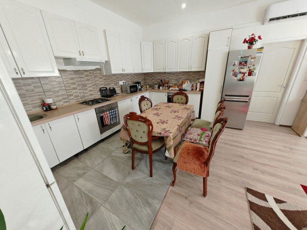 Elad� H�z, Pell�rd 88.900.000 Ft