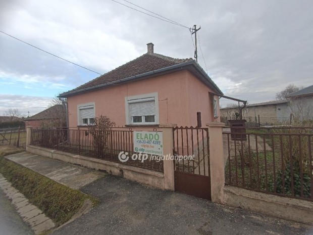 Eladó Ház, Pusztaszabolcs
