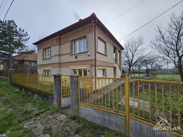 Elad� H�z, Saj�n�meti 10.900.000 Ft