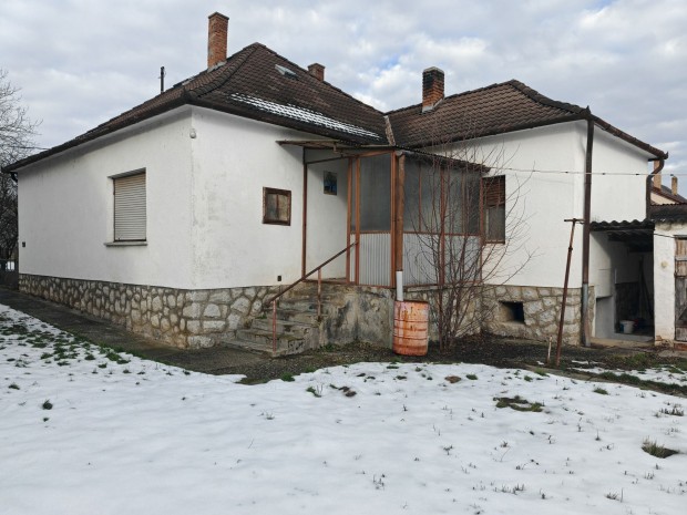 Elad� H�z, Szabadszentkir�ly 36.500.000 Ft