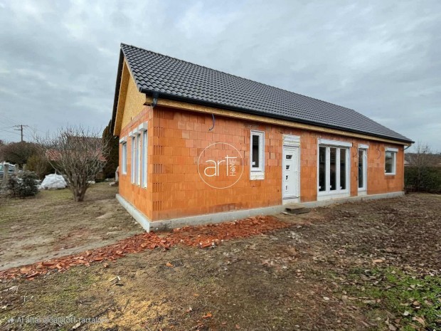 Elad� H�z, Szeged 115.000.000 Ft