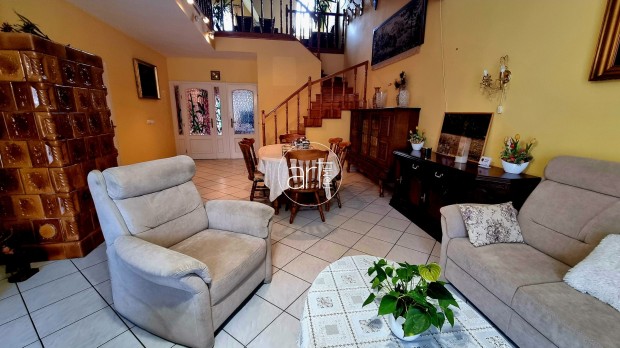 Elad� H�z, Szeged 154.900.000 Ft