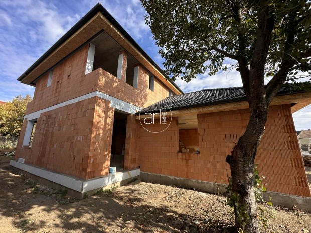 Elad� H�z, Szeged 182.500.000 Ft