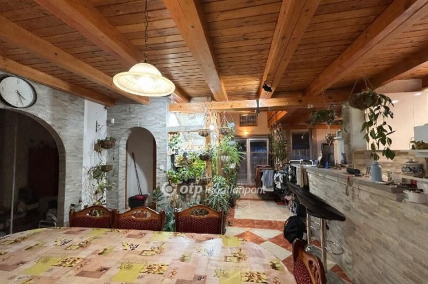 Elad� H�z, Szigetszentmikl�s