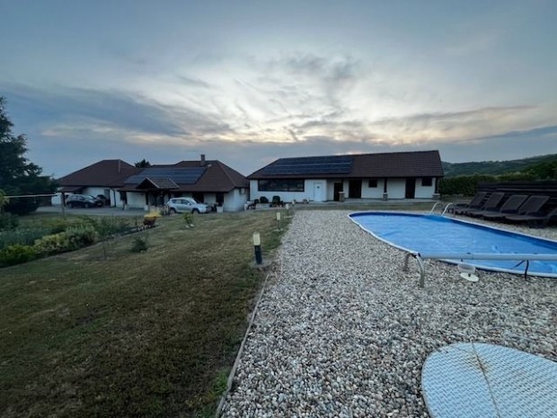 Elad� H�z, T�llya 159.900.000 Ft