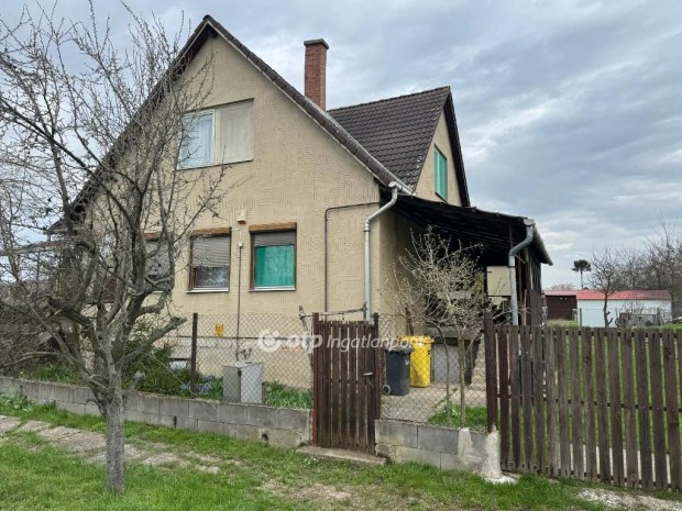 Eladó Ház, Tiszacsege