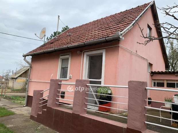 Eladó Ház, Tiszajenő
