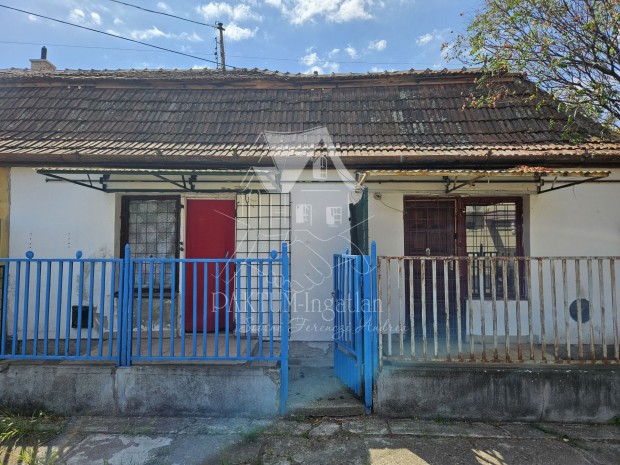 Elad� H�z, �jsz�sz 10.900.000 Ft