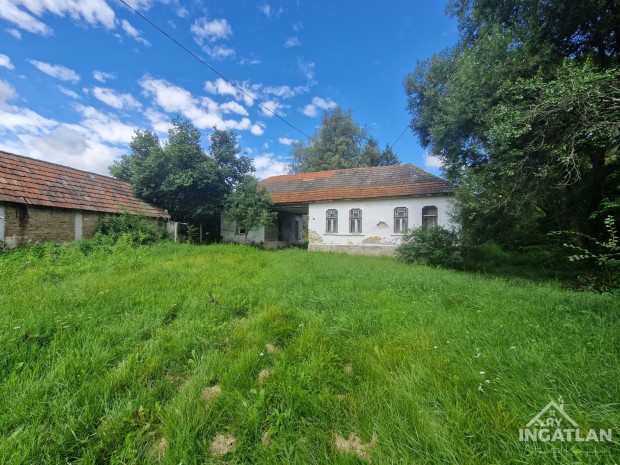 Elad� H�z, Uppony 12.900.000 Ft