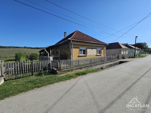 Elad� H�z, Uppony 22.900.000 Ft