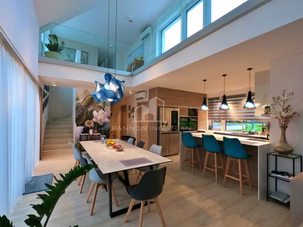 Elad� H�z, Velence 449.990.000 Ft