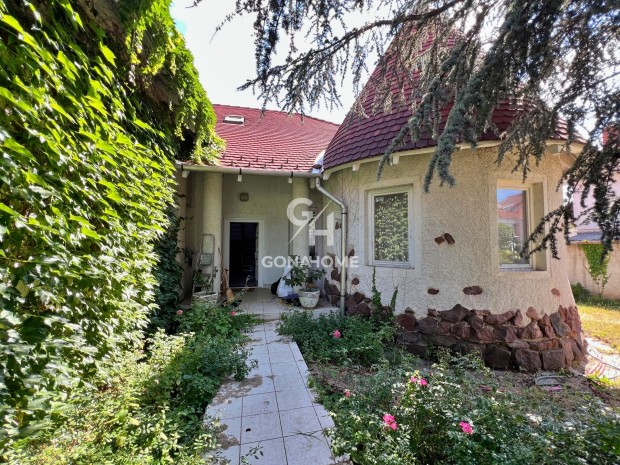 Elad� H�z, Veszpr�m 194.900.000 Ft