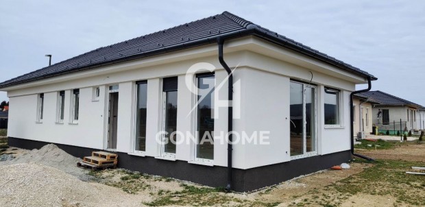 Elad� H�z, Veszpr�m 57.855.000 Ft