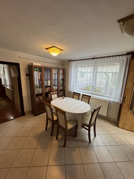 Elad� H�z, Veszpr�m 74.800.000 Ft