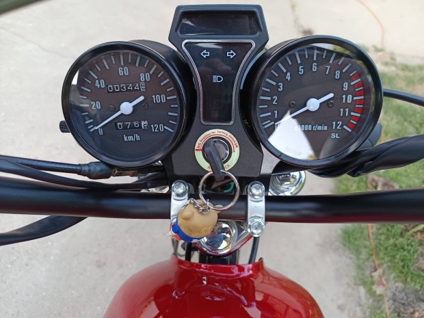 Elad Hibtlan 50ccm segedmotor!!!! 