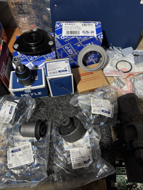 Elad� Honda Frv 2.2 dizel megmaradt �j alkatr�szek 