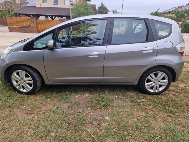Eladó Honda Jazz 1.4 Executive Panorámatető!Tempomat!147e km