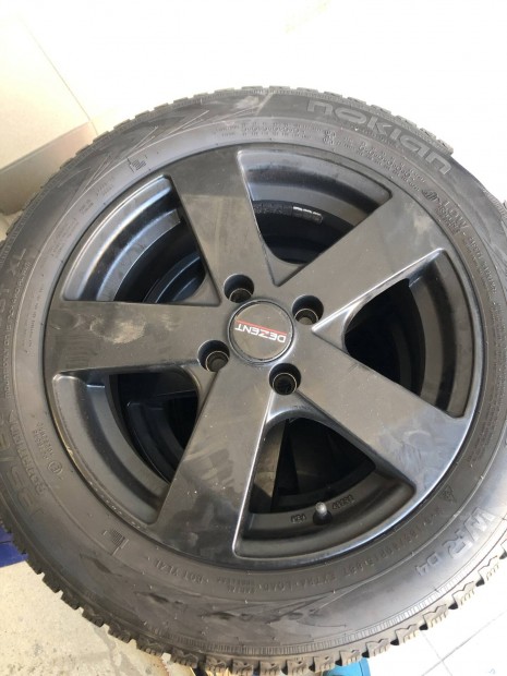Eladó Honda Jazz alufelni téligumival