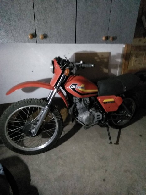 Elad� Honda XL 500s XL 125s 125R alkatr�szek