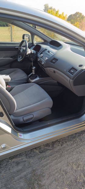 Eladó Honda civic 1.6 benzines megbízható láncos motorral!