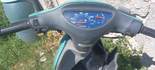 Eladó Honda sh 50 alkatrésznek,vagy javításra.