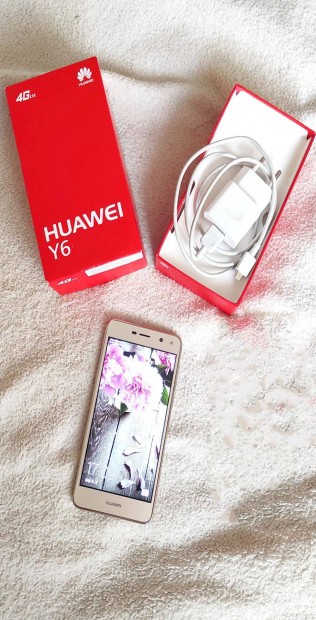 Elad Huawei Dual-SIM fggetlen 5,5" mobiltelefon ingyen postval