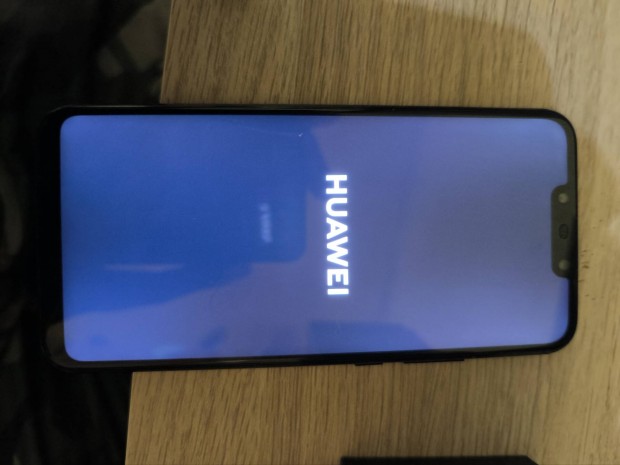 Elad Huawei Mate 20 Lite okostelefon Egerben!