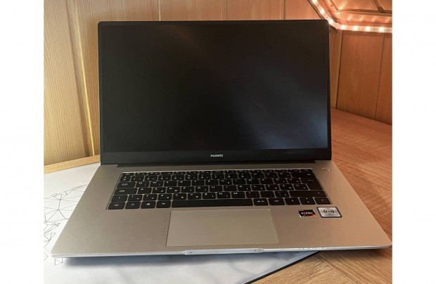 Eladó Huawei Matebook D15 Laptop