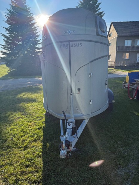 Elad Humbaur Pegasus HP 2000