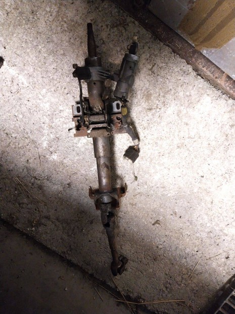 Elad� Hyundai coupe alkatr�szek