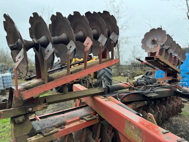 Elad� IH 7,2 T�rcsa