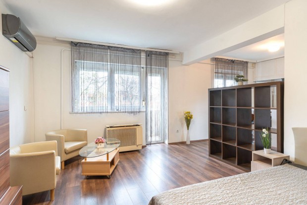 Elad� I. emeleti j� �llapot� t�glalak�s a Selyemr�ten!