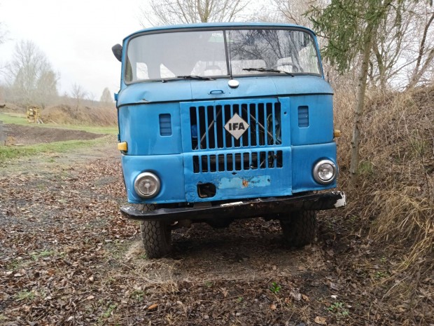 Elad Ifa w50 (vagy csere cross/enduro motorra)