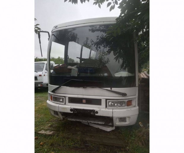 Eladó Ikarus E13 szélvédő
