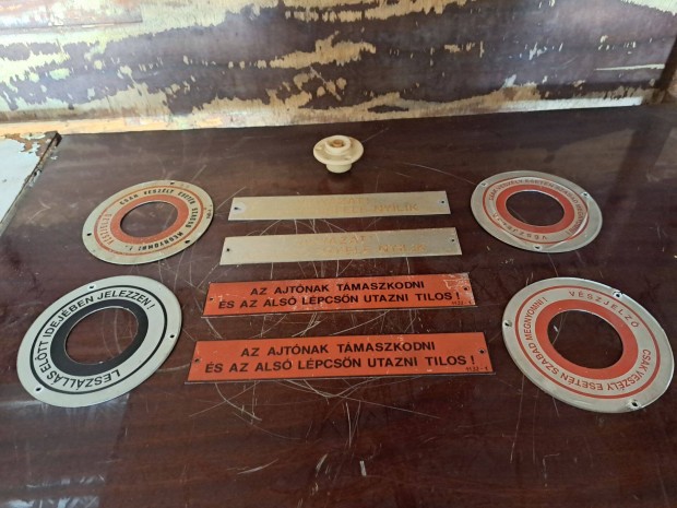 Elad Ikarus leszlls vszjelz tbla tblk