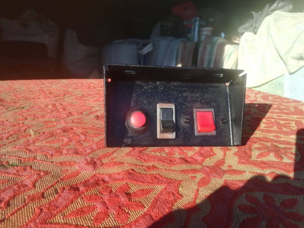 Elad Ikarus motortri kapcsol konzol