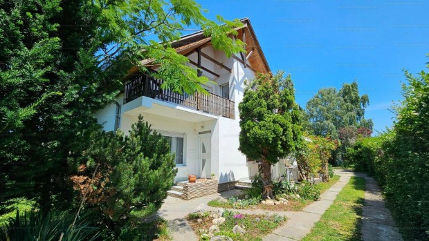 Eladó Ingatlan Balatonboglár