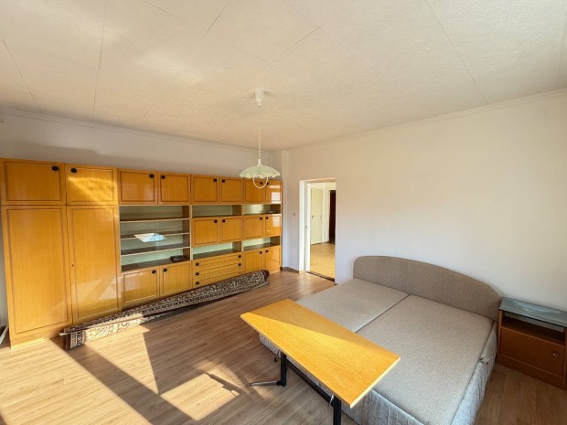 Elad� Ingatlan Mez�k�vesden