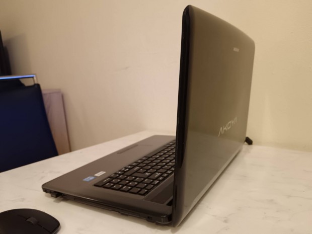 Elad Intel core i3 laptop