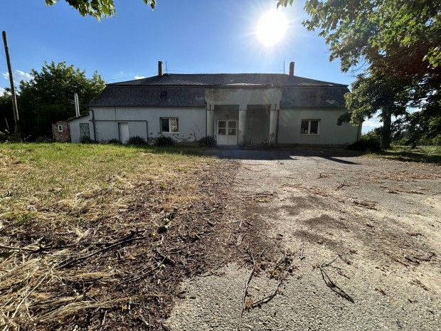 Elad� Ipari, Ajka 49.900.000 Ft