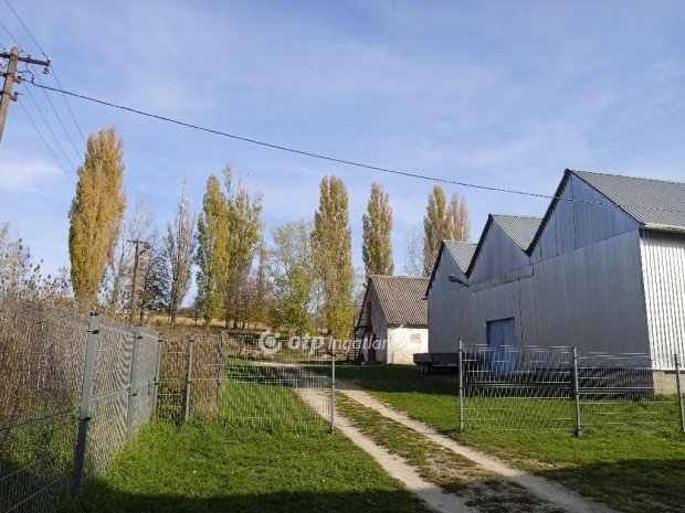 Eladó Ipari terület, Bakonynána