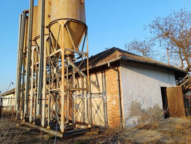 Elad� Ipari ter�let, Csongr�d