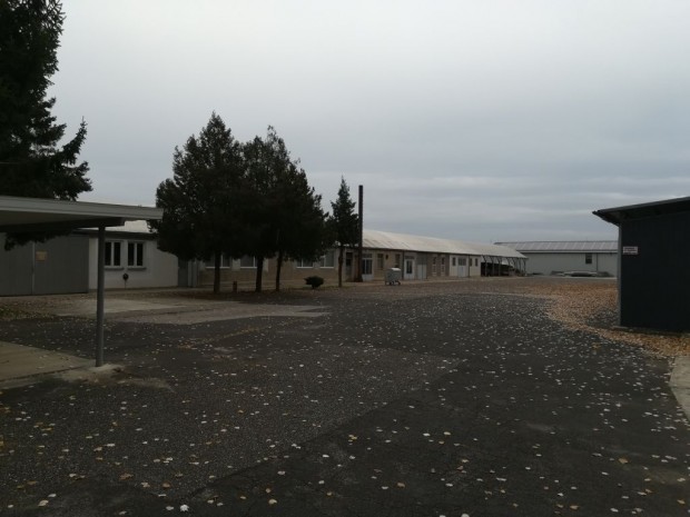 Elad� Ipari ter�let, Mez�kov�csh�za