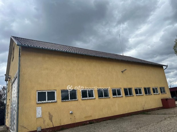 Elad� Ipari ter�let, Nagyk�ll�