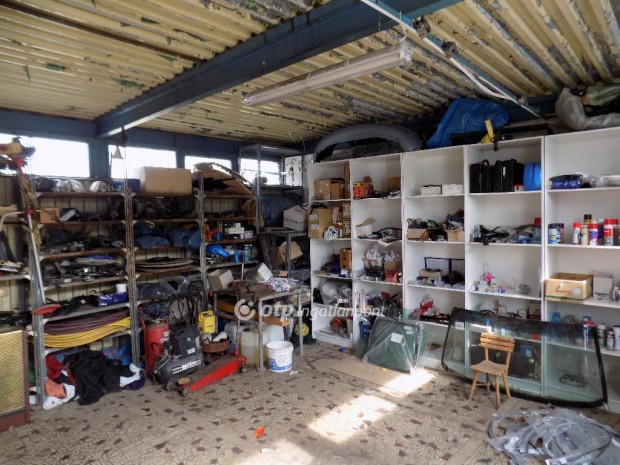 Elad� Ipari ter�let, P�pa