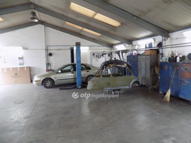 Elad� Ipari ter�let, P�pa