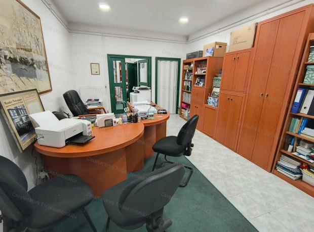 Elad� Iroda Szolnok belv�ros�ban a B�r�s�g k�zel�ben!